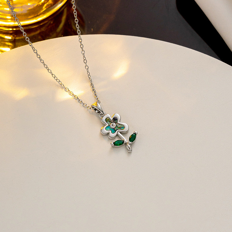 Collana Minimalista con Ciondolo a Cuore, Fiocchi e Strass in Acciaio al Titanio Placcato su Catena a O