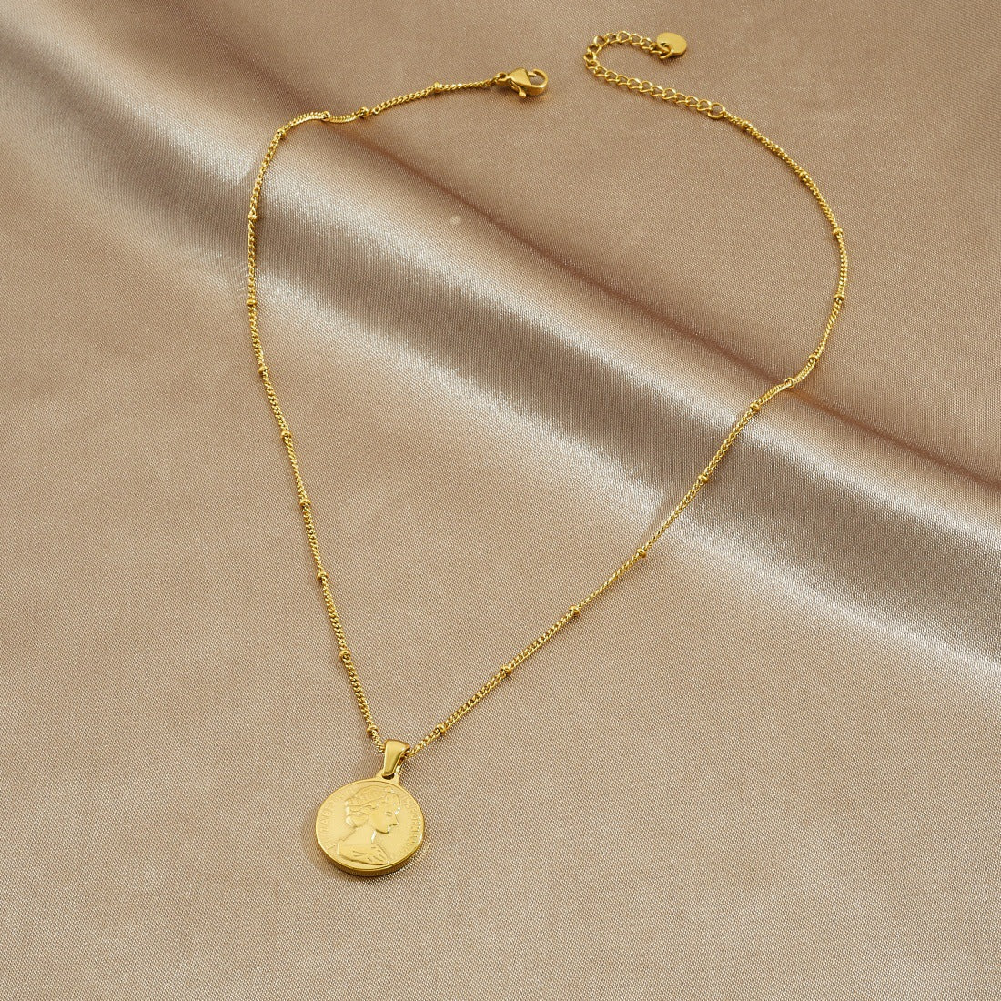 Vintage Gold Plated Round Geometric Relief Portrait Pendant Stainless Steel Necklace for Women