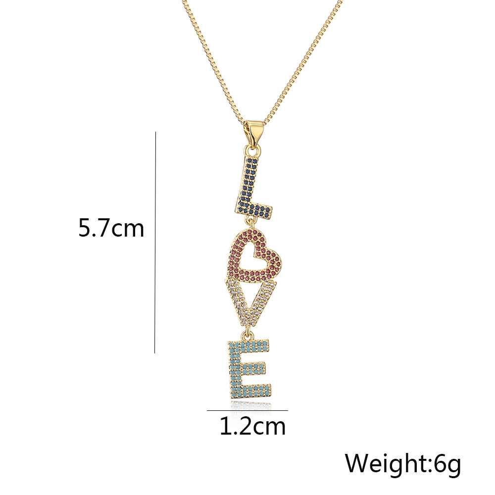 Collana Pendente LOVE Geometrica Minimalista da Donna con Base in Rame Placcata in Oro Vero e Intarsio di Zirconi