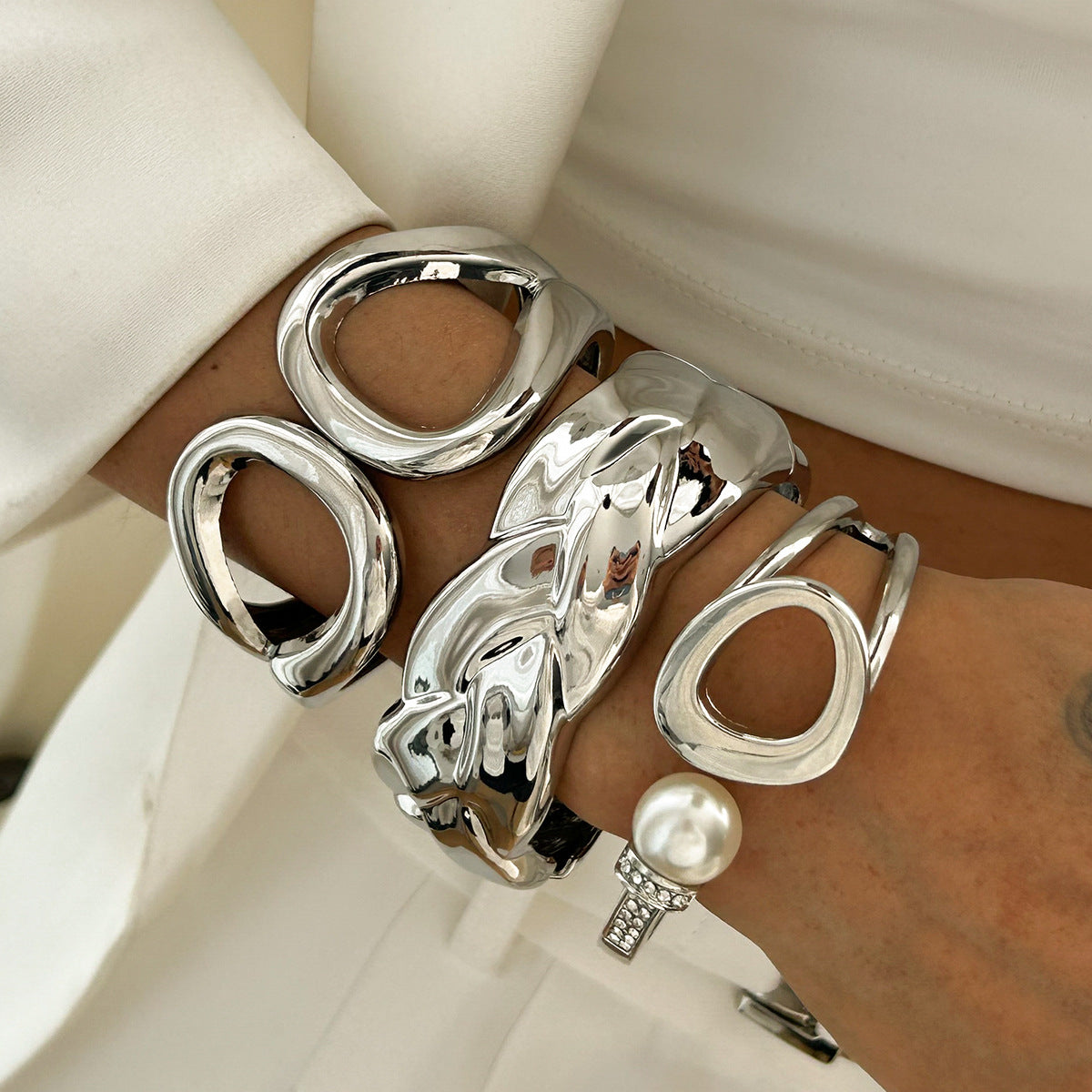 Hip-hop Irregular Zinc Alloy Plated Bracelet Set with Rhinestone and Pearl Inlay
