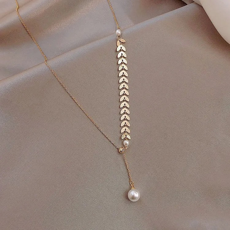 Minimalist Pearl Necklace for Women with Titanium Steel Pendant and Plated Finish, Irregular Animal-Shaped Locket Chain