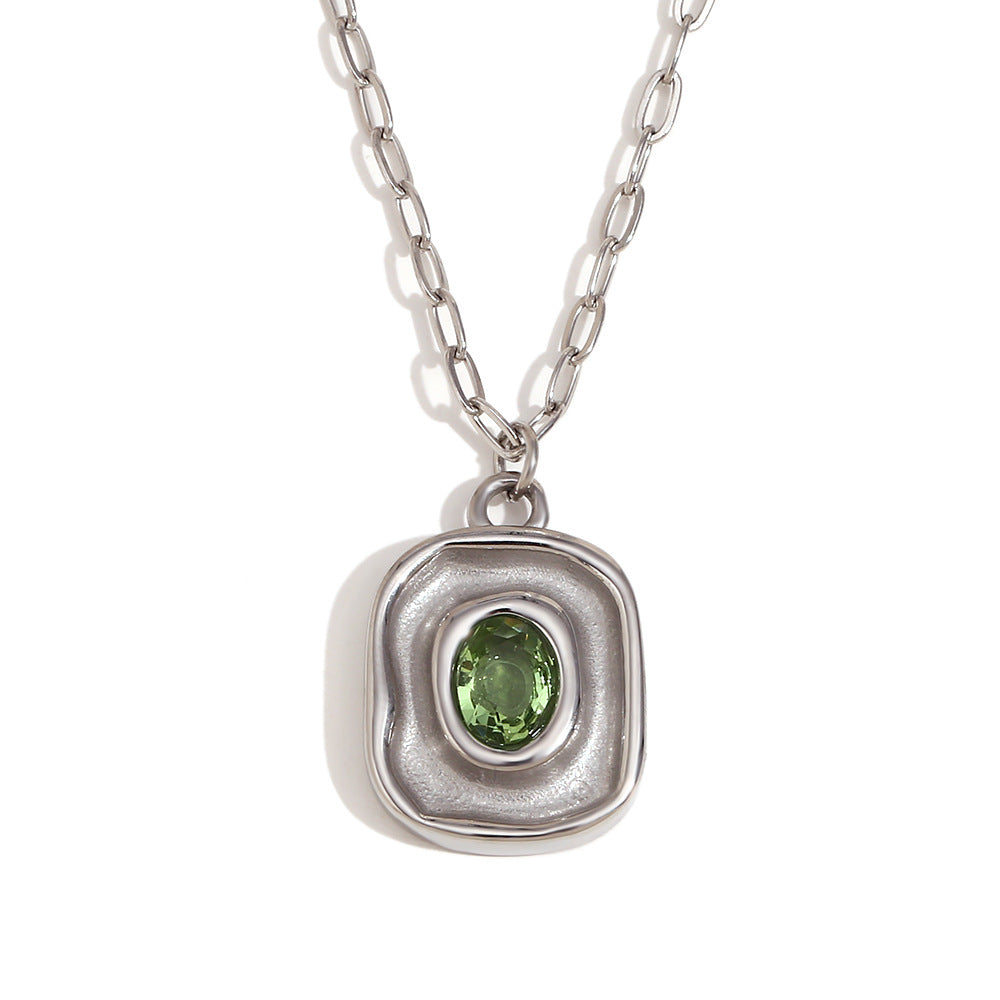 Collana da donna ovale in acciaio inossidabile placcato oro 18K con ciondolo vintage in zircone verde
