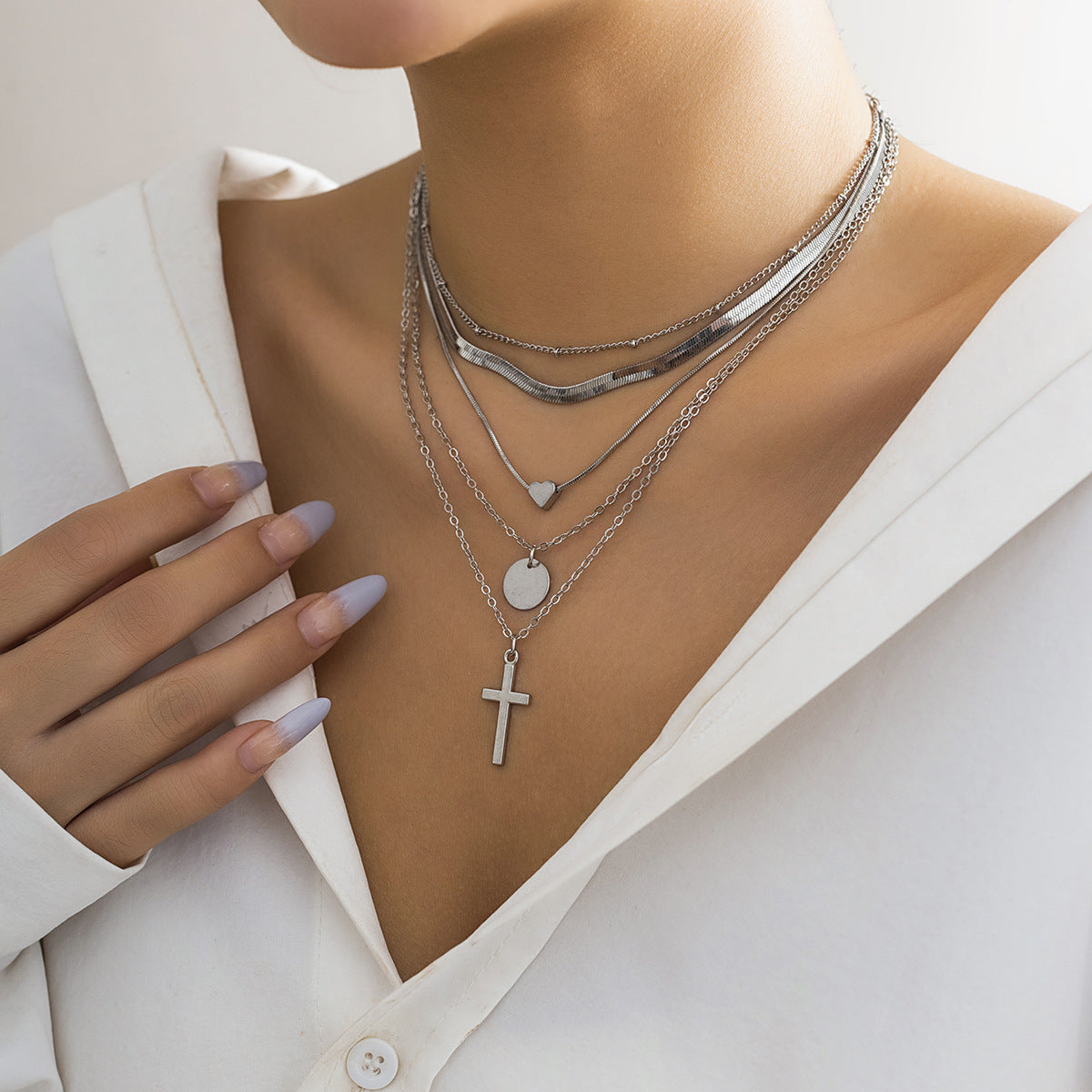 Collana Minimalista a Cuore in Rame con Intarsio di Strass e Catena Snake per Donna