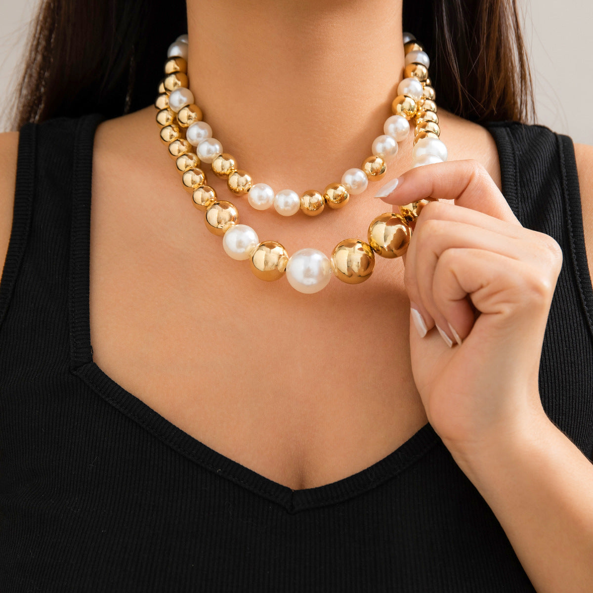 Punk Style Geometric Choker Necklace with Imitation Pearl Beads and Plated Finish