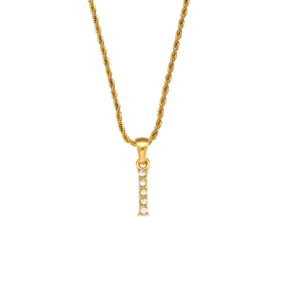 Collana da donna minimalista con pendente a lettera in stile Ins, catena in acciaio inossidabile e pendente in acciaio al titanio placcato