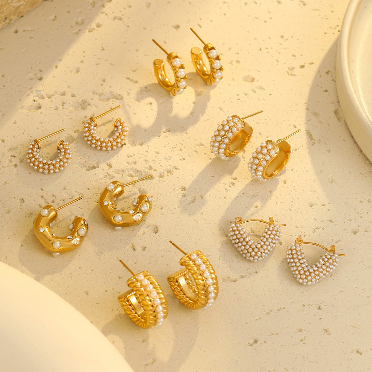 Fashion OL 18K Gold Plated Stainless Steel U-Shape Geometric Pearl Inlay Earrings for Women
