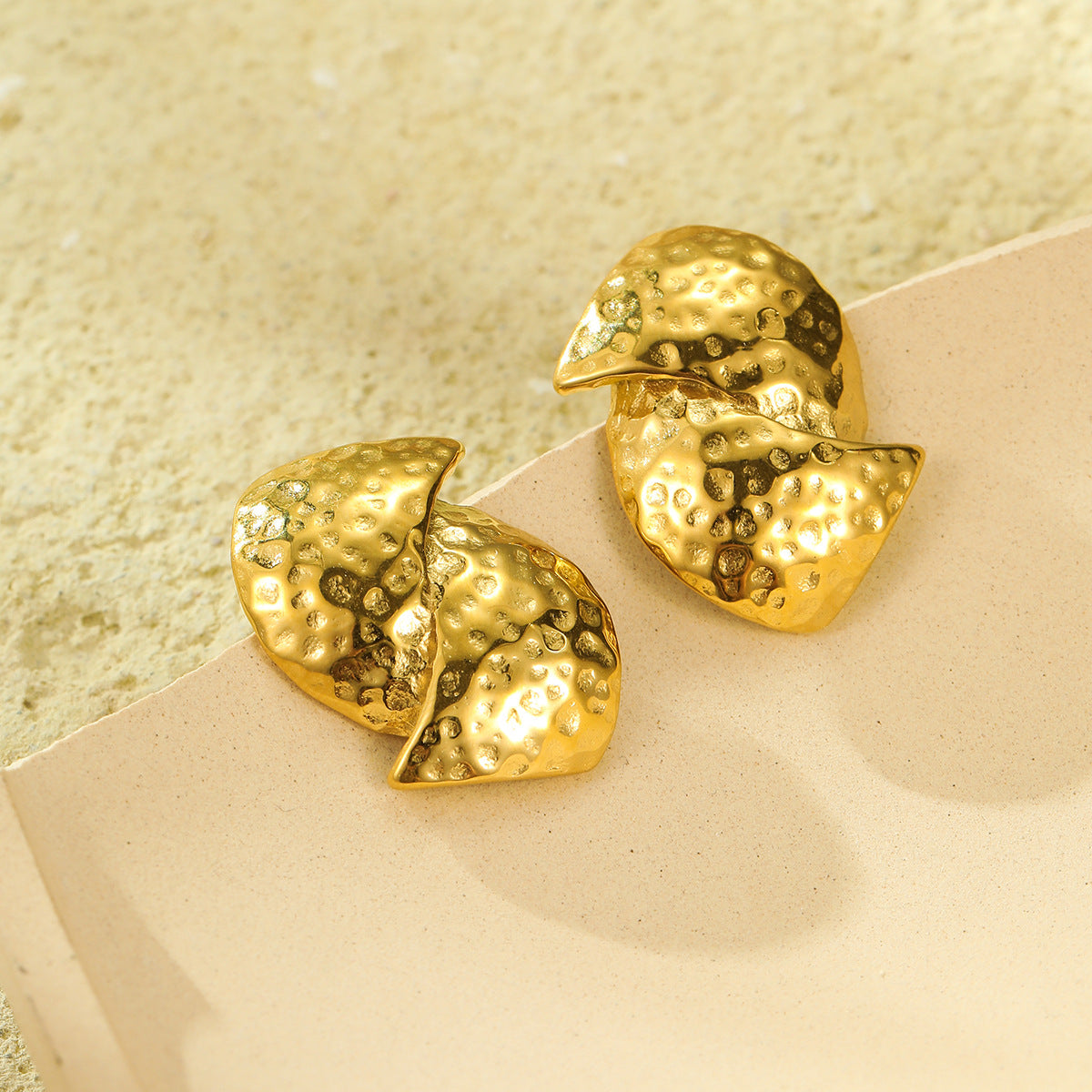 Pendientes de Tuerca de Acero Inoxidable con Textura Martillada Geométrica de Moda para Mujer con Acabado Chapado