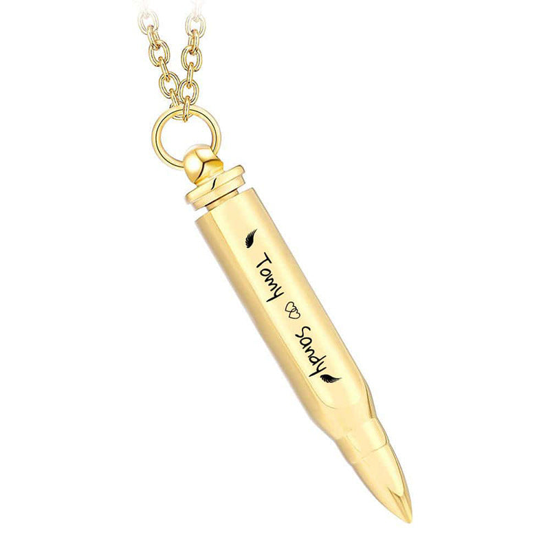 Collar masculino de acero titanio con forma de bala, geométrico y minimalista, con acabado chapado para un estilo versátil