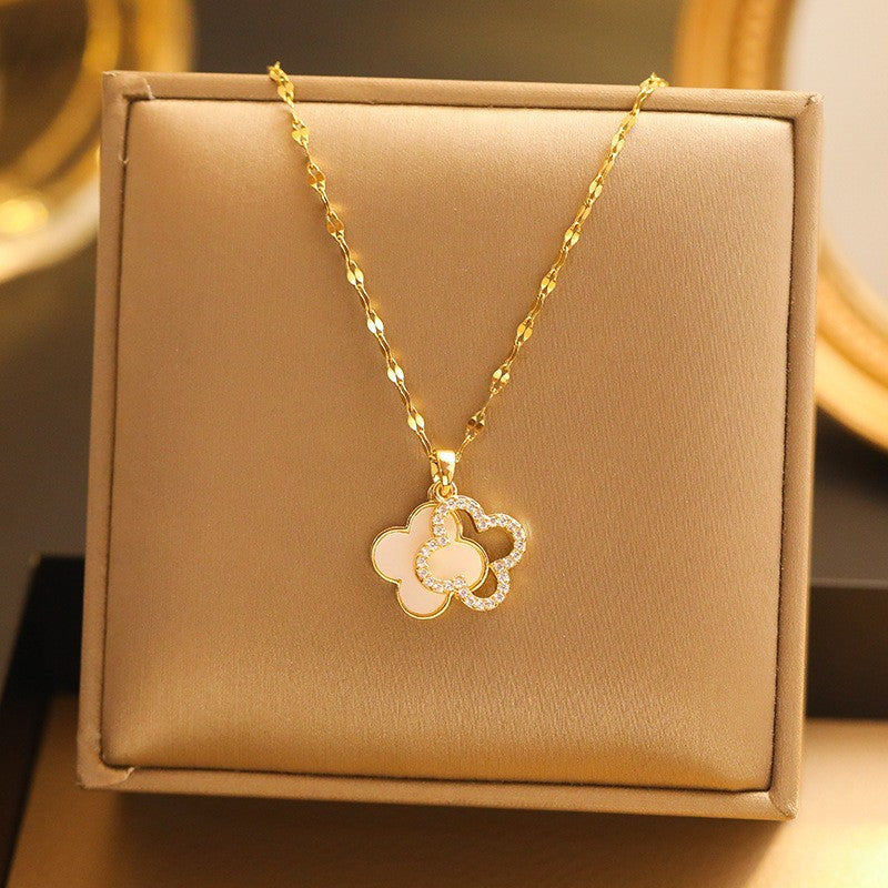 Minimalist Clover-Shaped Mother-of-Pearl Pendant Necklace for Women in Titanium Steel with Plated Finish