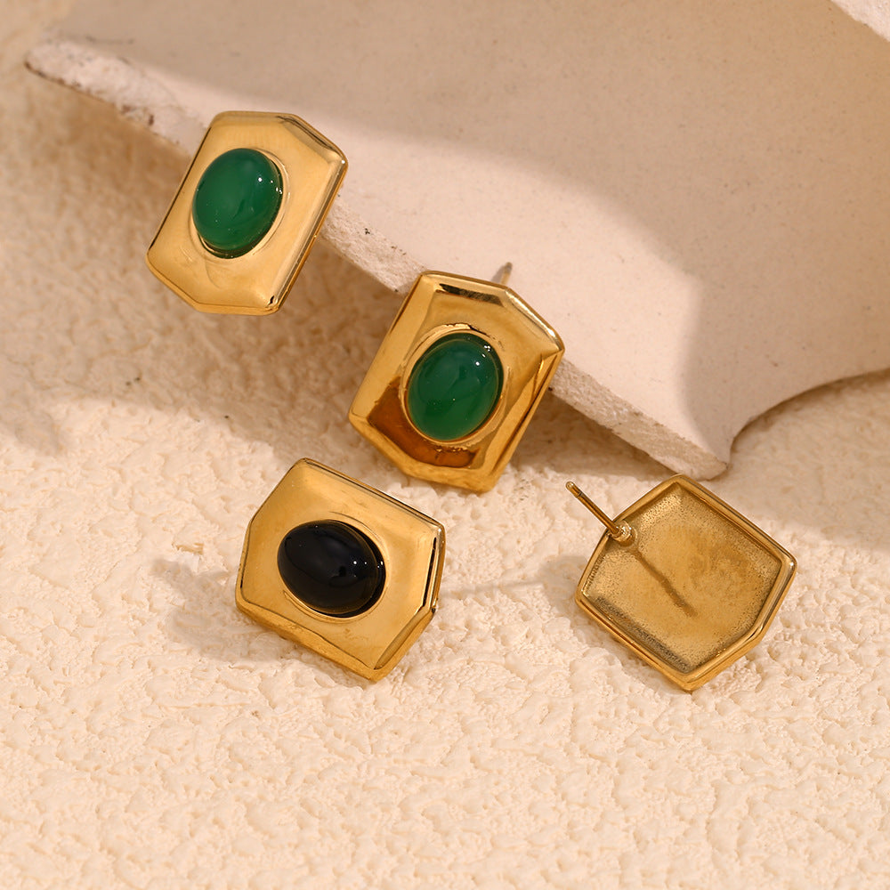 Aretes de acero inoxidable con escudo hexagonal geométrico de inspiración vintage con chapado en oro de 18 quilates para mujer