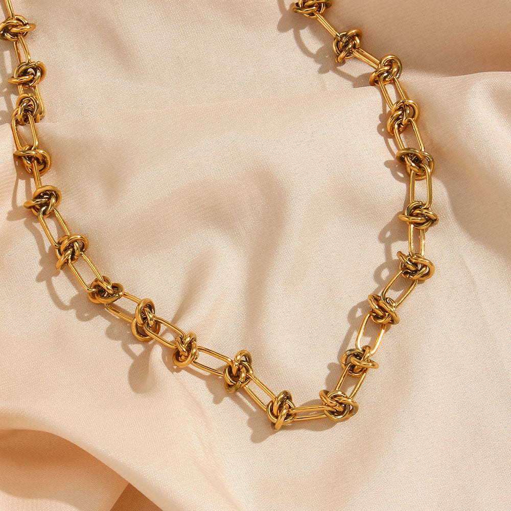Collana girocollo minimalista geometrica placcata in acciaio inossidabile da donna con ciondolo in acciaio al titanio