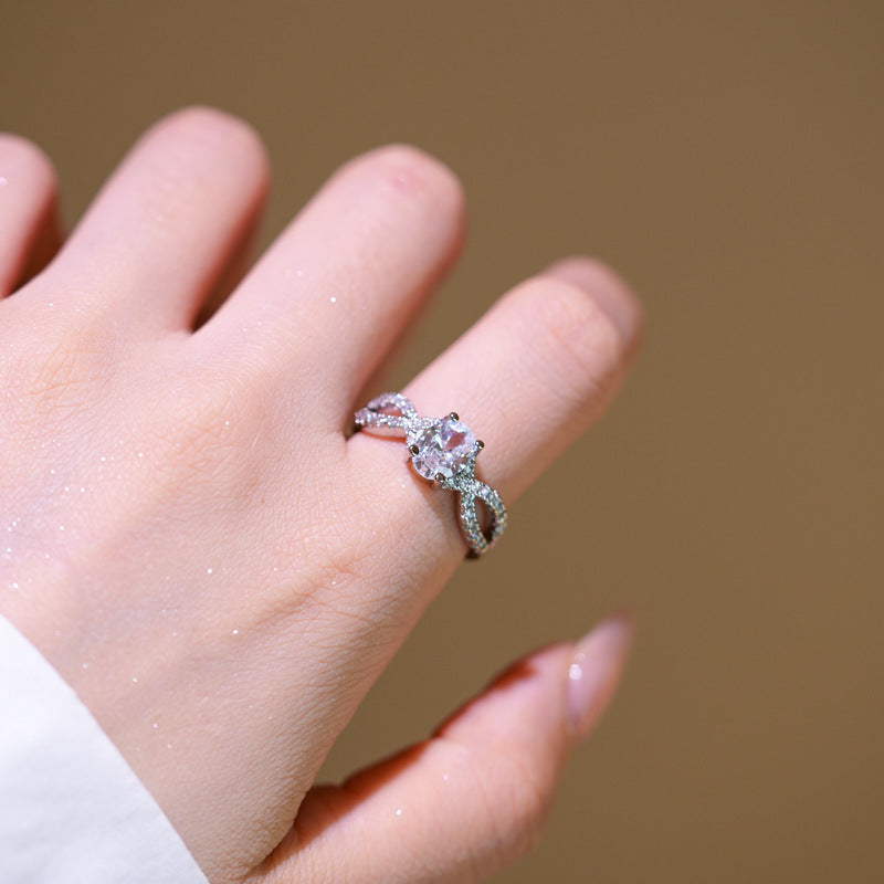 Anello da donna di lusso minimalista a forma di fiocco, in rame placcato oro 18 carati con strass pavé