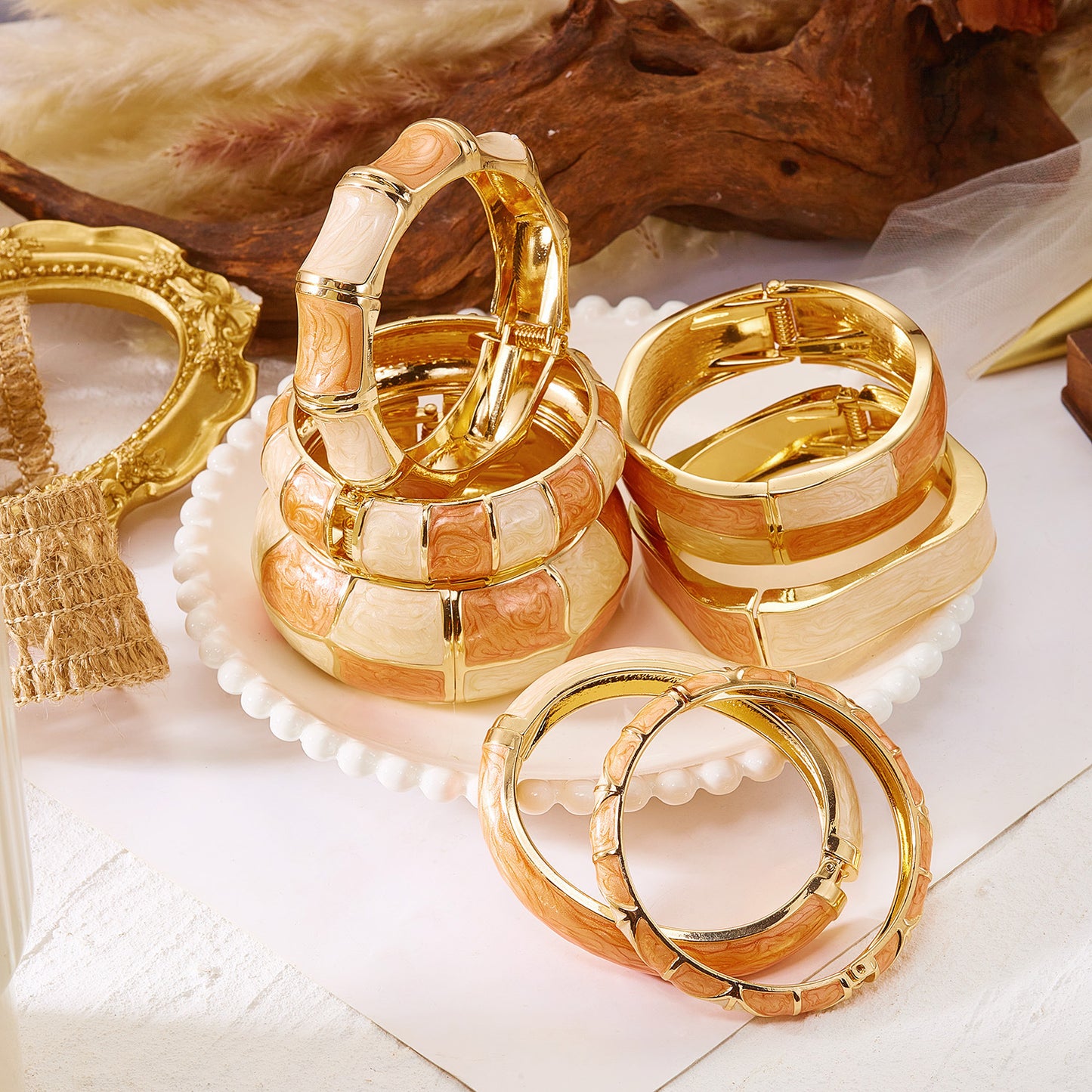 Set di Bracciali in Lega Placcata, con Smalto Geometrico Sgocciolante, alla Moda