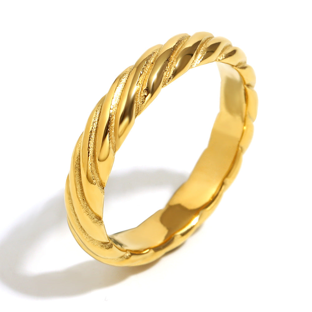 Anello minimalista geometrico in acciaio inossidabile con placcatura in oro 18 carati da donna — Fascia classica alla moda per il pendolarismo con trama diagonale