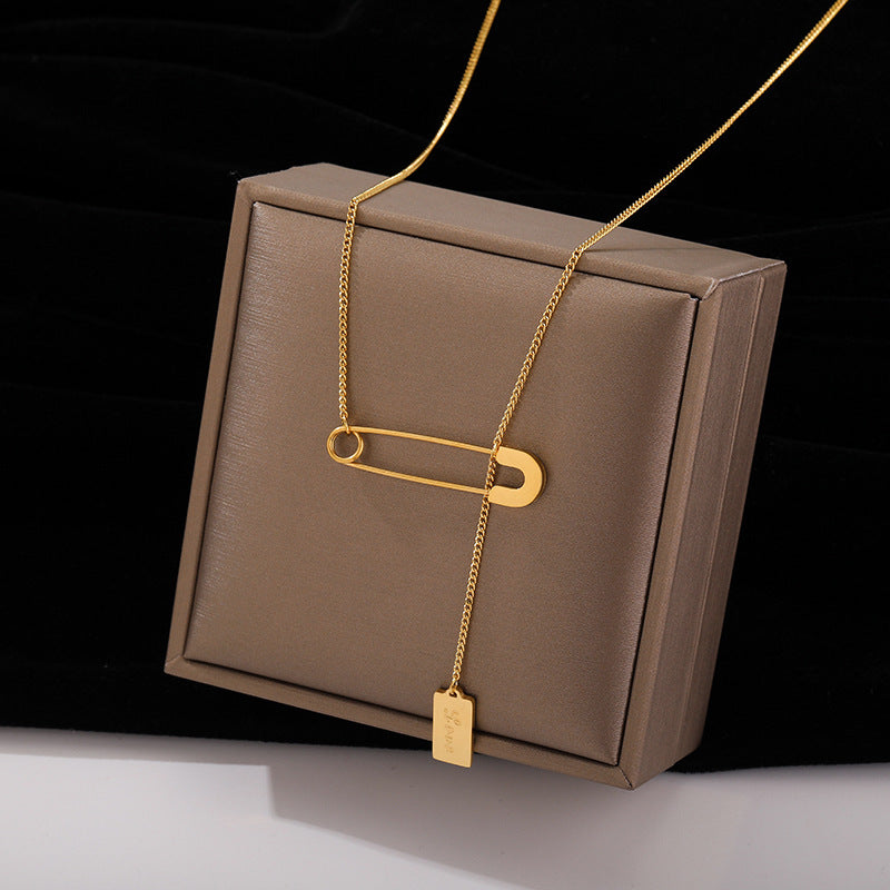 Minimalist Cold-Tone Geometric Paperclip Pendant Necklace in Titanium Steel with Plated Finish for Women