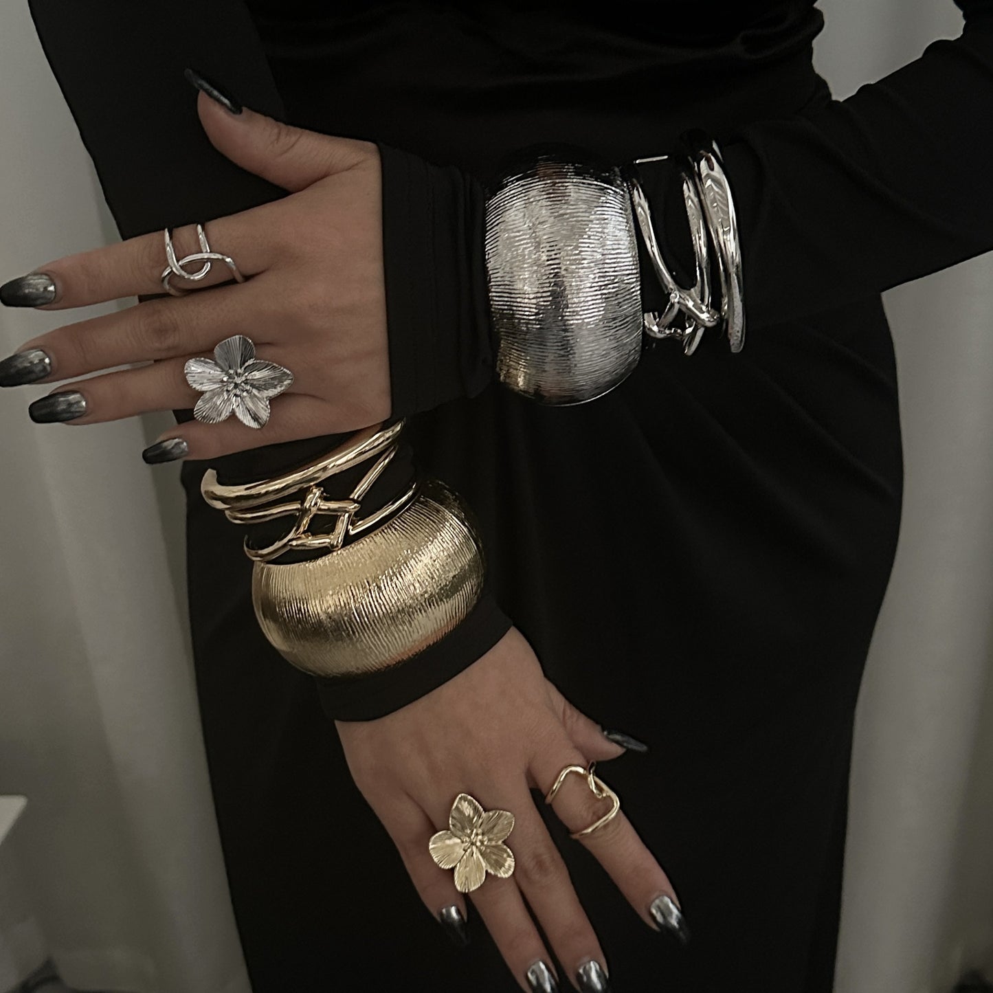 Set di bracciali a polsino placcati in lega geometrica per impieghi gravosi