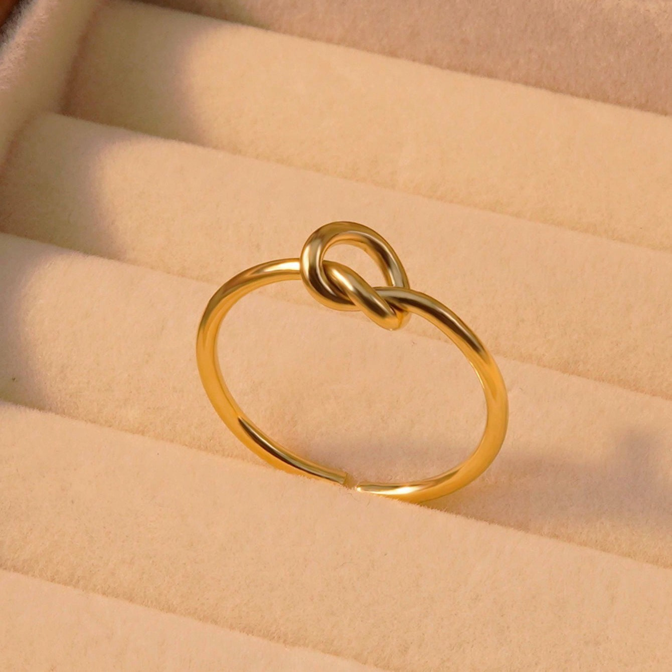 Collana da Donna Placcata con Nodo a Cuore in Acciaio Inossidabile Minimalista