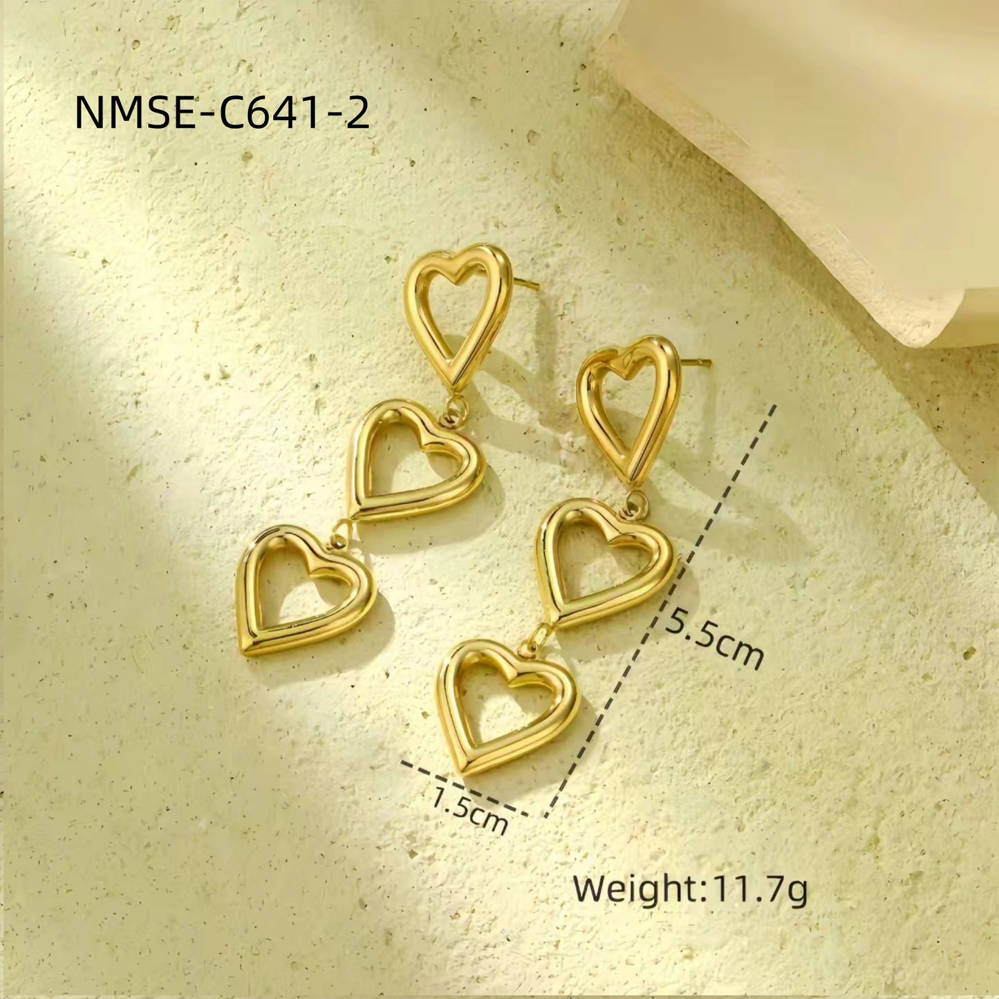 Pendientes de tuerca de acero de titanio chapados en oro de 18 quilates con diseño geométrico en forma de corazón y estrella vintage