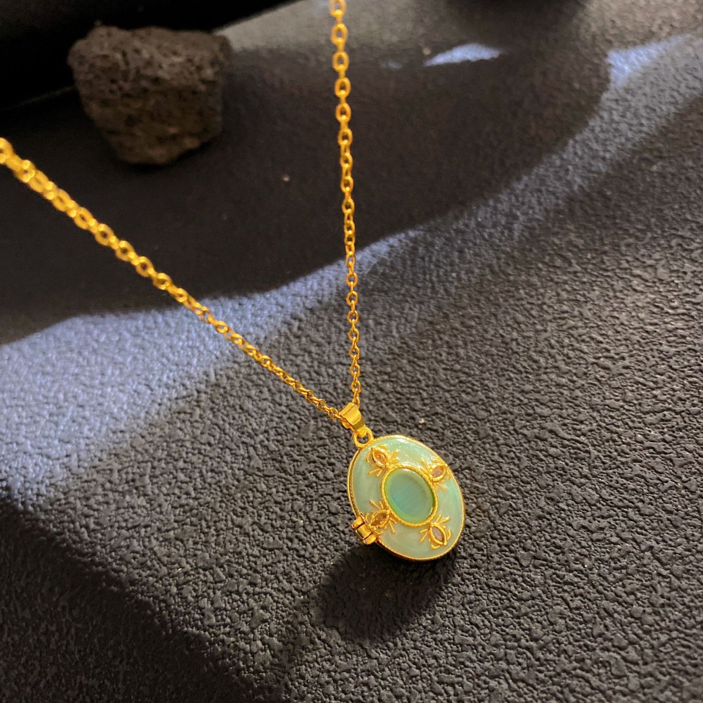 Vintage Elegant Geometric Leaf Teardrop Drip Oil Cubic Zirconia Necklace with 18K Gold Plated Brass Pendant on Titanium Steel Cable Chain for Women