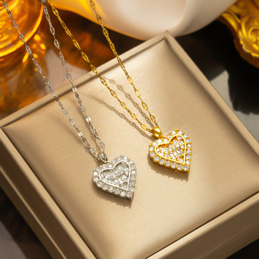 Sweet and Edgy Heart-Shaped Titanium Steel Pendant Necklace for Women with Rhinestone Inlay and Vacuum Plating Finish