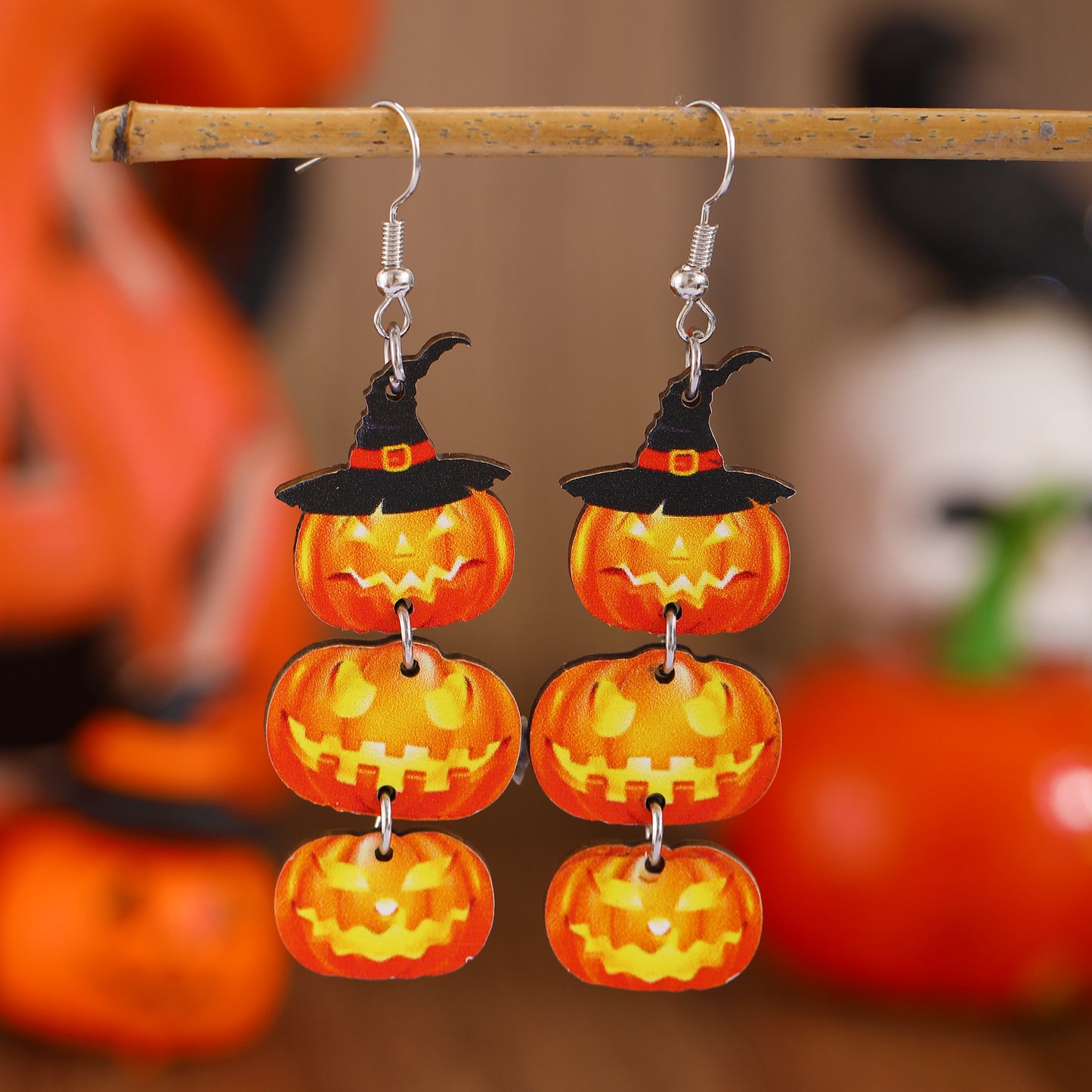 Pendientes de calavera geométrica de madera y calabaza con temática de Halloween para mujer con acabado chapado