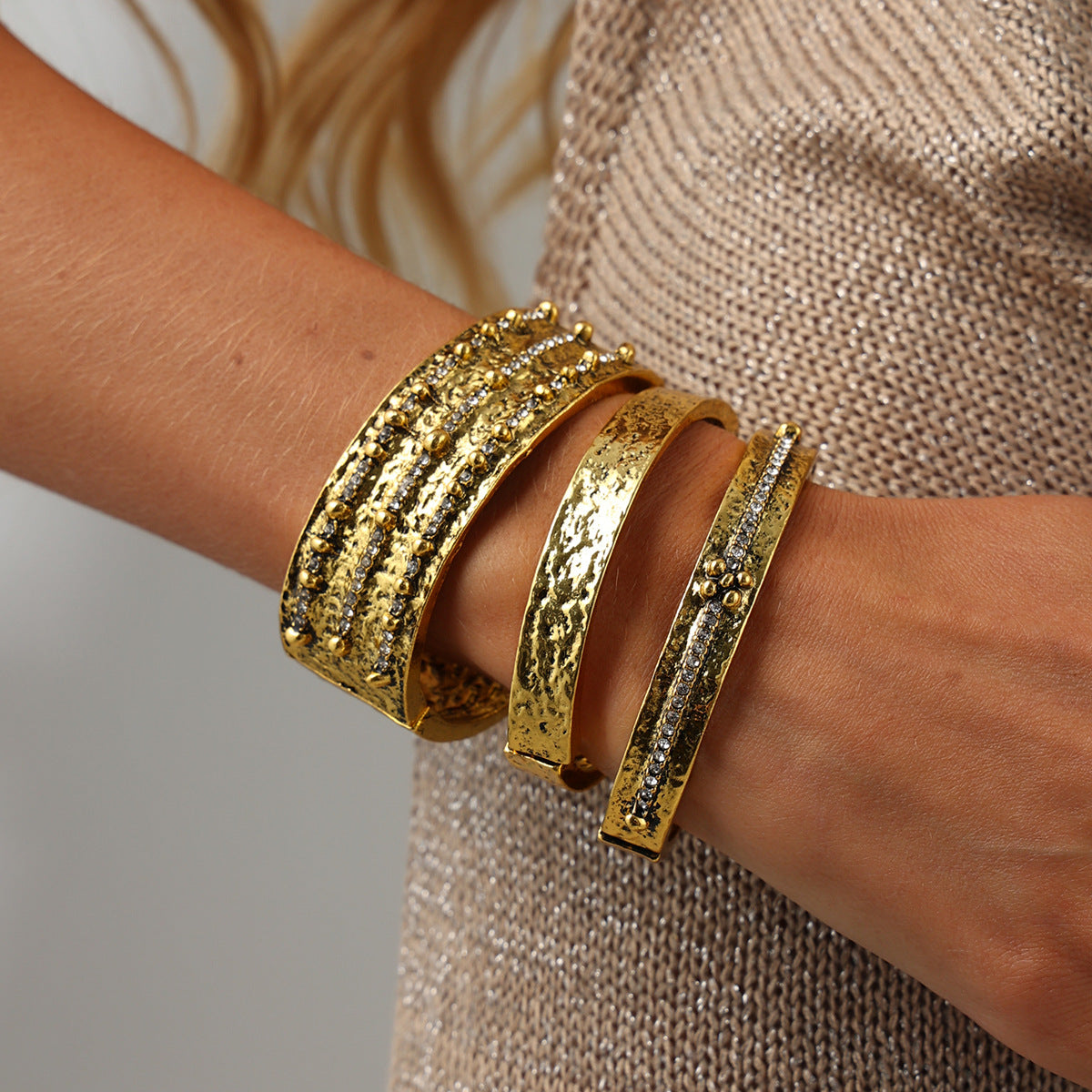 Vintage Geometric Rhinestone Plated Zinc Alloy Cuff Bracelet for Women
