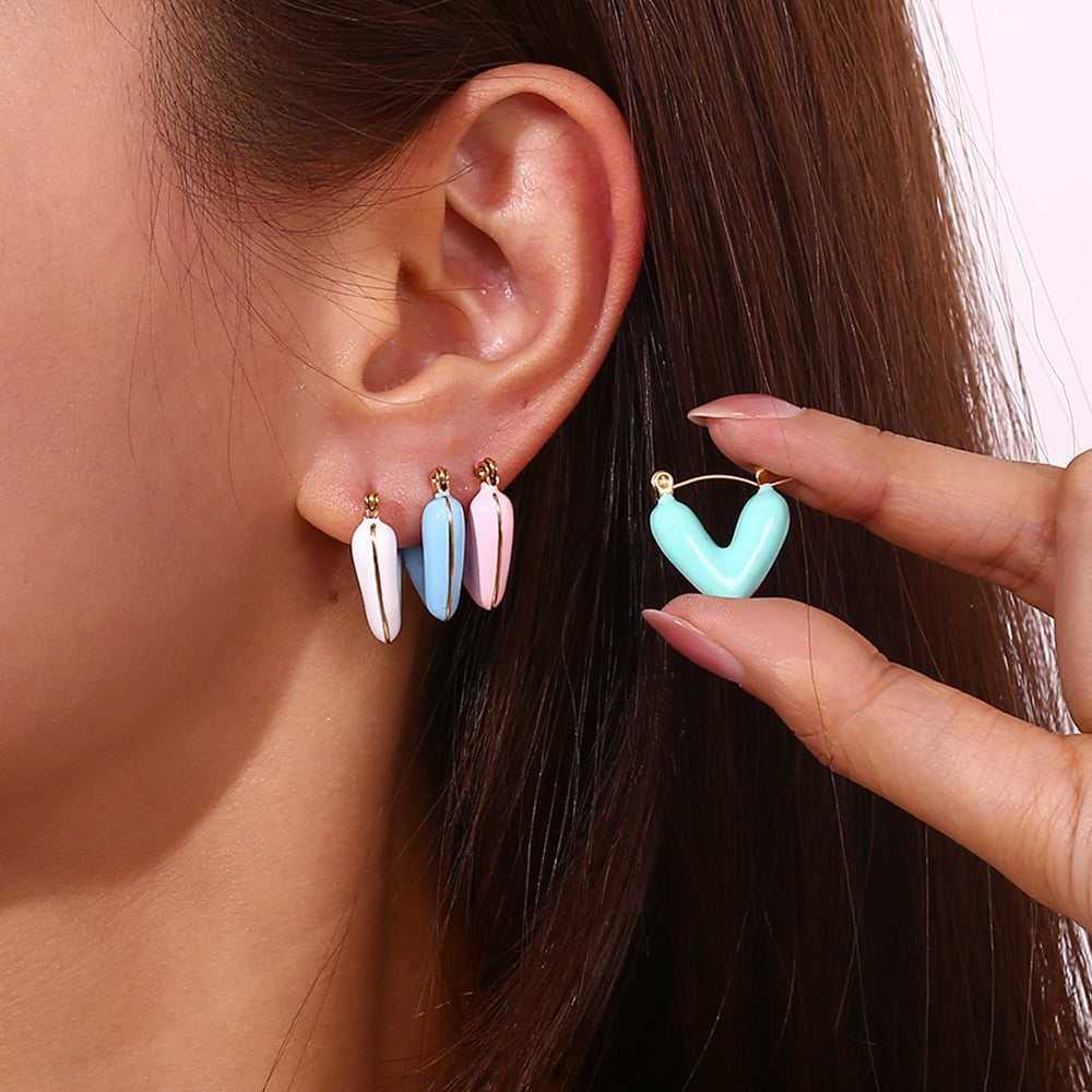 Fashionable Minimalist Hollow Heart-Shaped Stainless Steel Earrings with 18K Gold Plating for Women