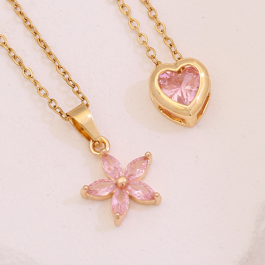 Fashionable Heart-Shaped Floral Water-Drop Leaf Pendant Necklace in Stainless Steel with Cubic Zirconia