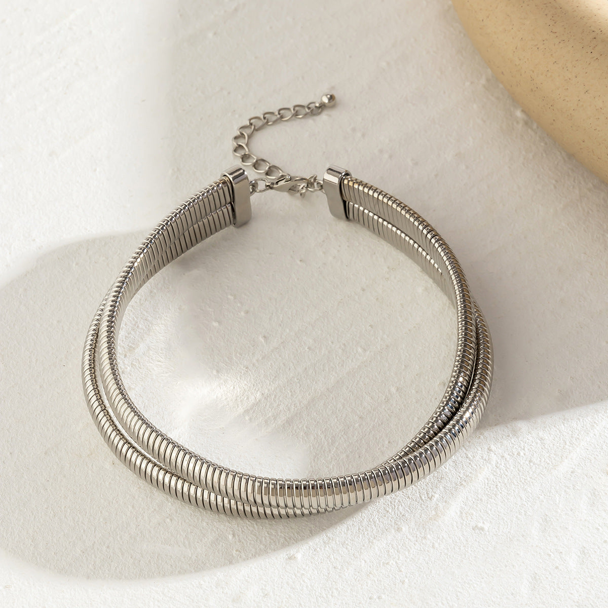 Collana girocollo da donna con catena a serpente geometrica minimalista