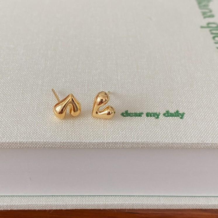 Orecchini a perno da donna a forma di cuore minimalista in argento sterling 925 con finitura artigianale