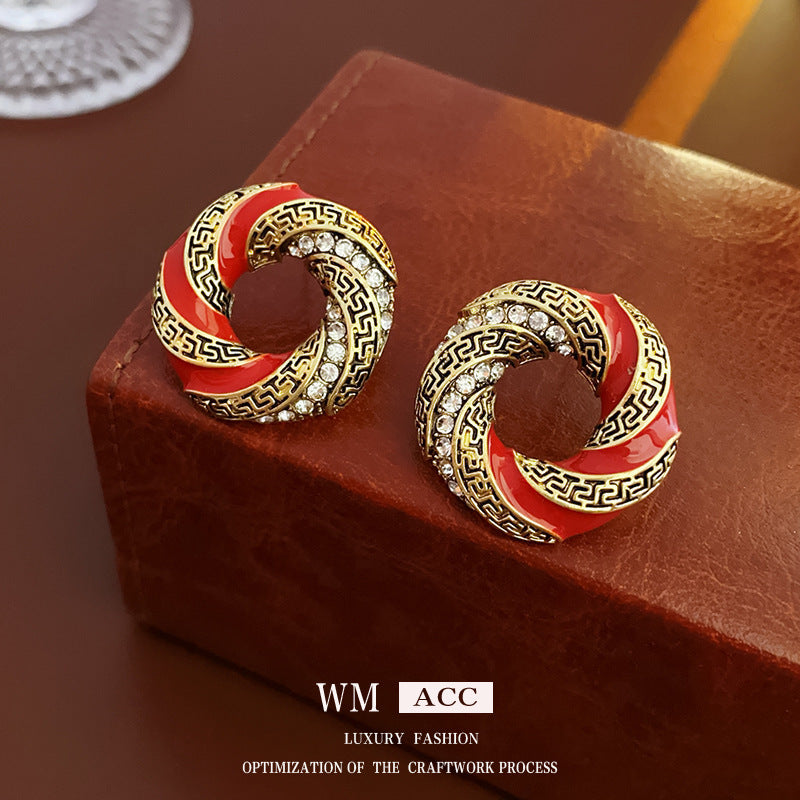 Orecchini vintage in rame smaltato rosso geometrico con strass e perni in acciaio inossidabile