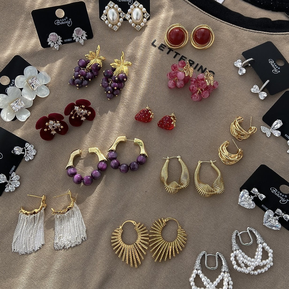 Pendientes de Flores Geométricas con Incrustaciones de Diamantes de Imitación en Cobre Bañado y Postes de Acero Inoxidable para Mujer, Joyería de Oreja de Lujo Minimalista y de Moda para el Día a Día