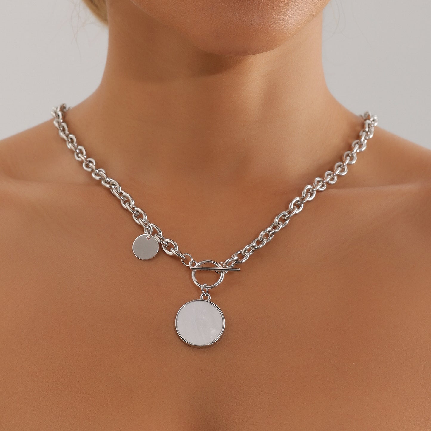 Anillo Abierto Geométrico Minimalista de Metal Bañado con Detalles de Nácar Blanco de Imitación para Mujer
