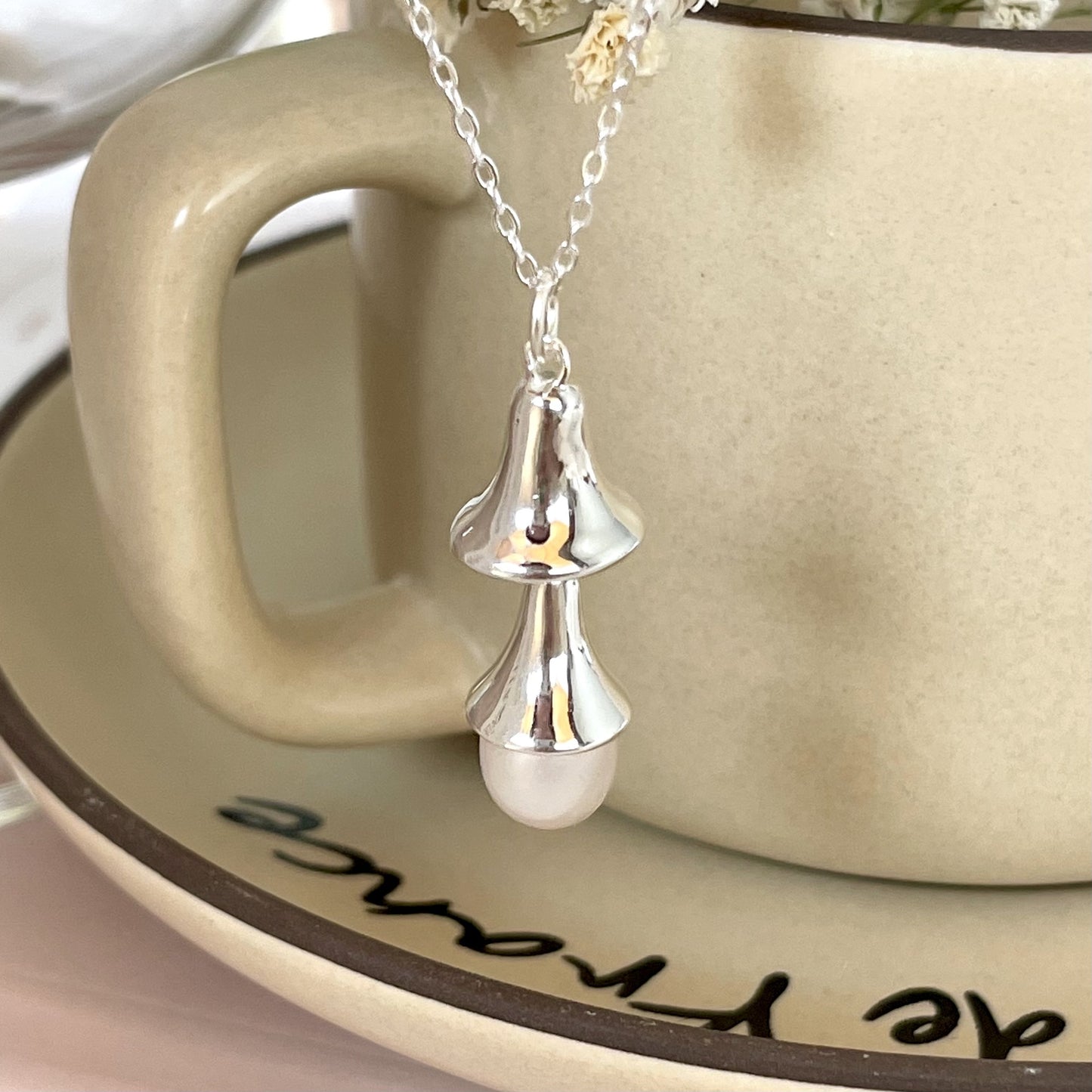 Vintage Geometric Pendant Necklace in 925 Sterling Silver with Pearl Accents on Box Chain