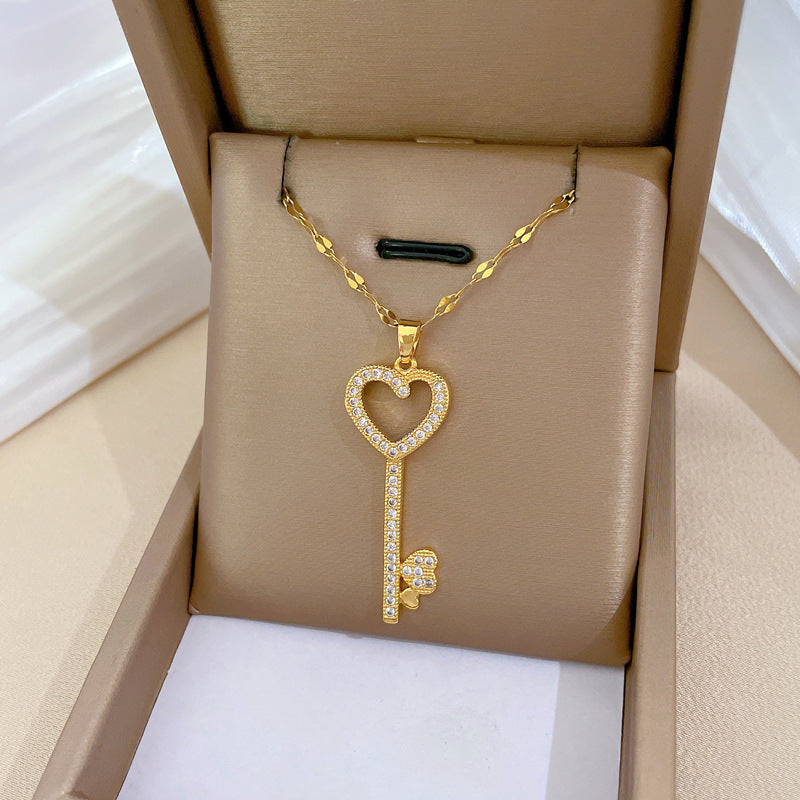 Collar minimalista de acero de titanio con forma de corazón e incrustaciones de diamantes de imitación para mujer y hombre, delicada cadena de clavícula con motivo lunar natural