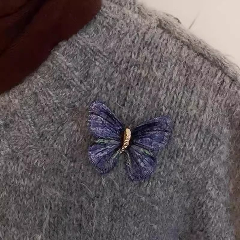 Light Luxury Butterfly Brooch in Embroidered Fabric for Women, Elegant and Refined Pin Accessory