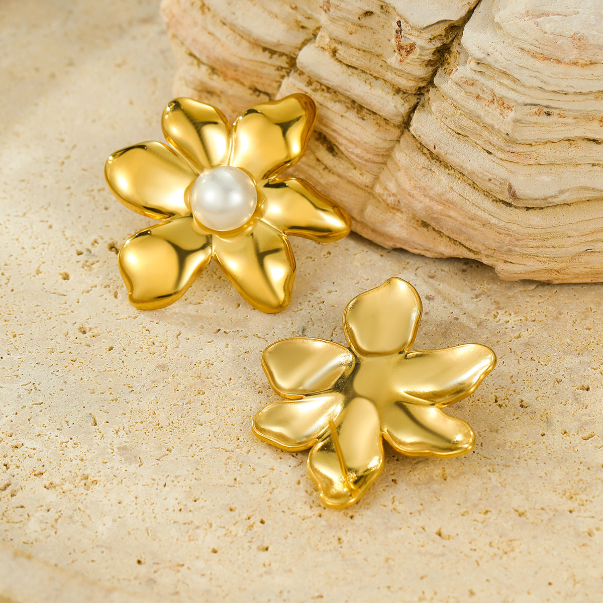 Pendientes de botón de acero inoxidable con forma de pétalo, estilo vintage y acabado chapado para mujer