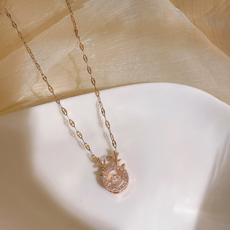 Collana Pendente Minimalista con Corna di Cervo per Donna in Acciaio al Titanio con Finitura Galvanizzata su Catena a O