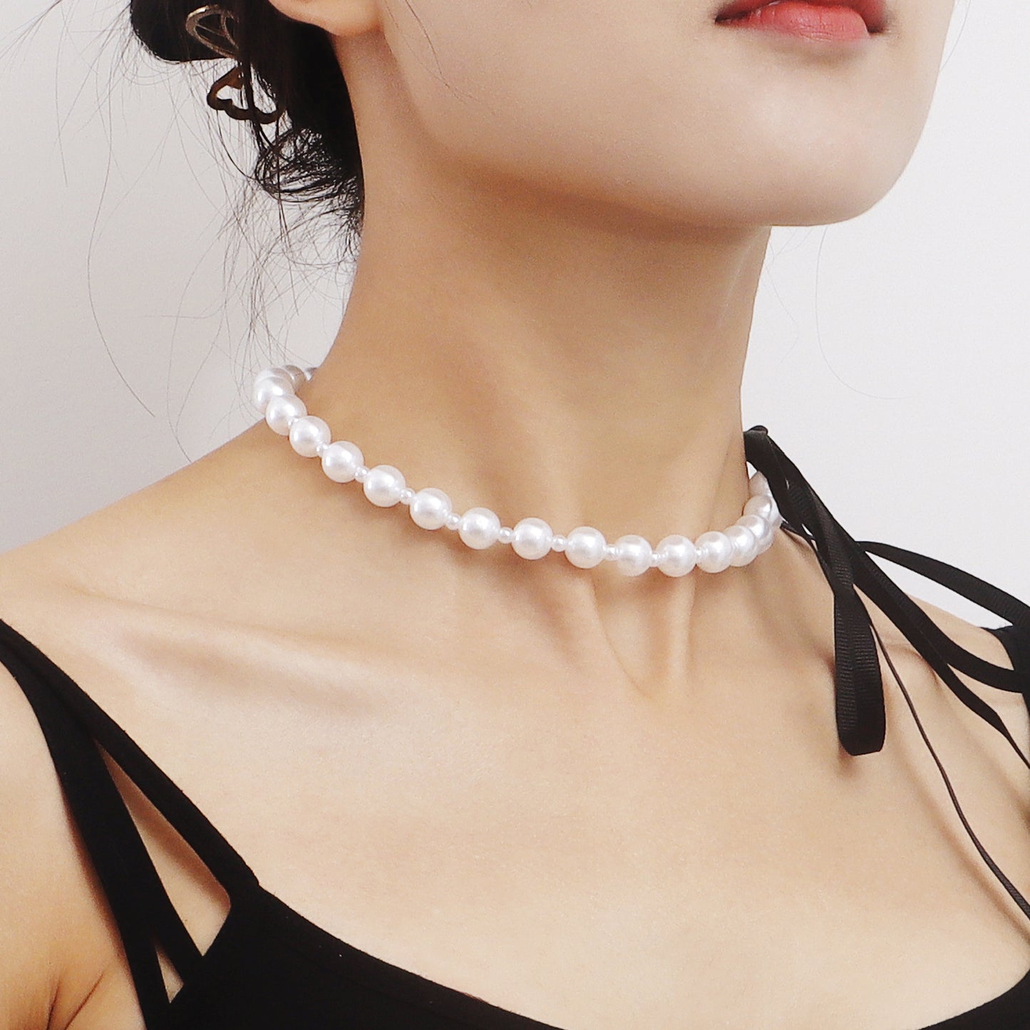 Minimalist Baroque Pearl Pendant Necklace for Women with Alloy Chain and Plated Finish