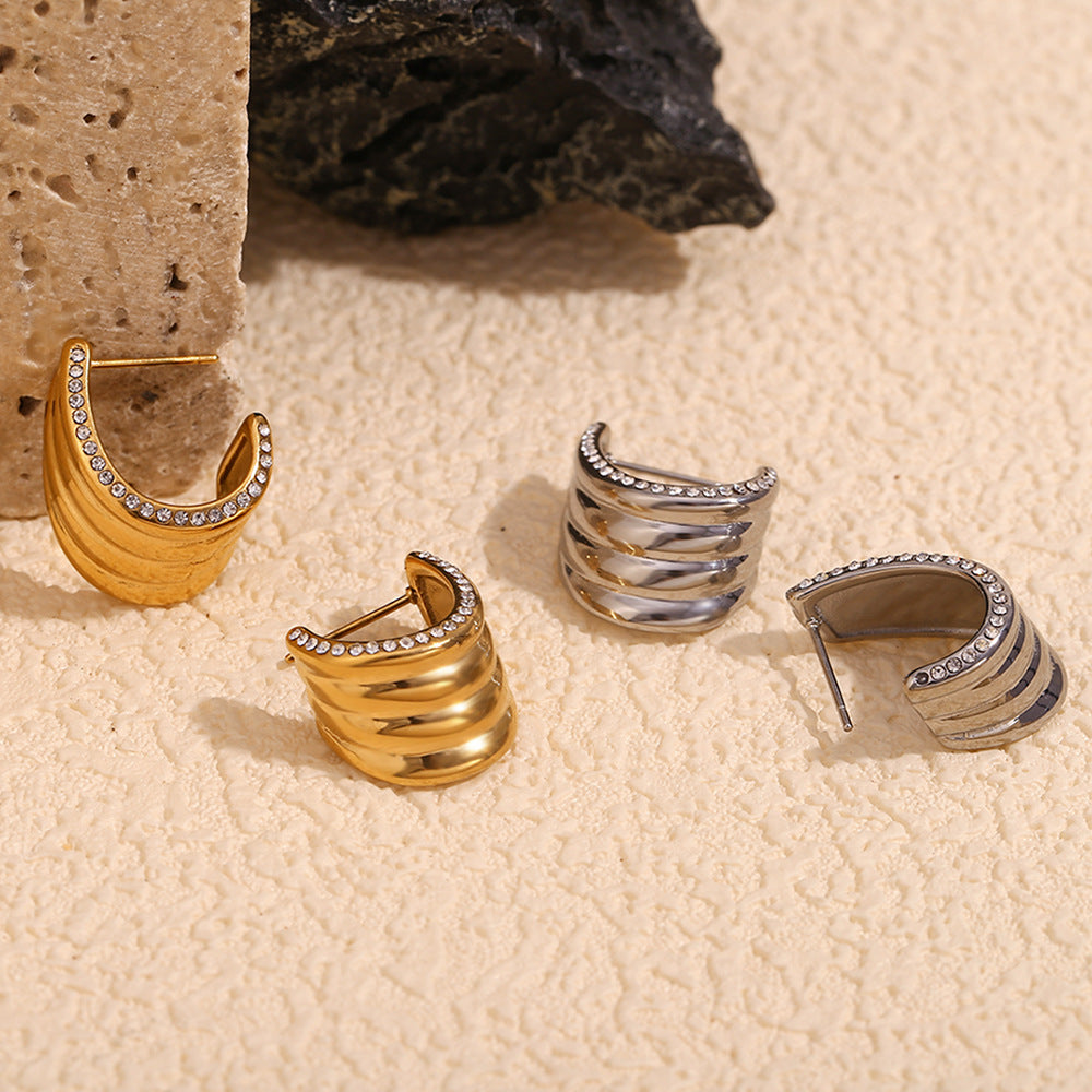 Fashionable Geometric Stainless Steel Earrings with 18K Gold Plating and Micro-Paved Rhinestone Wave-Edge Design for Women