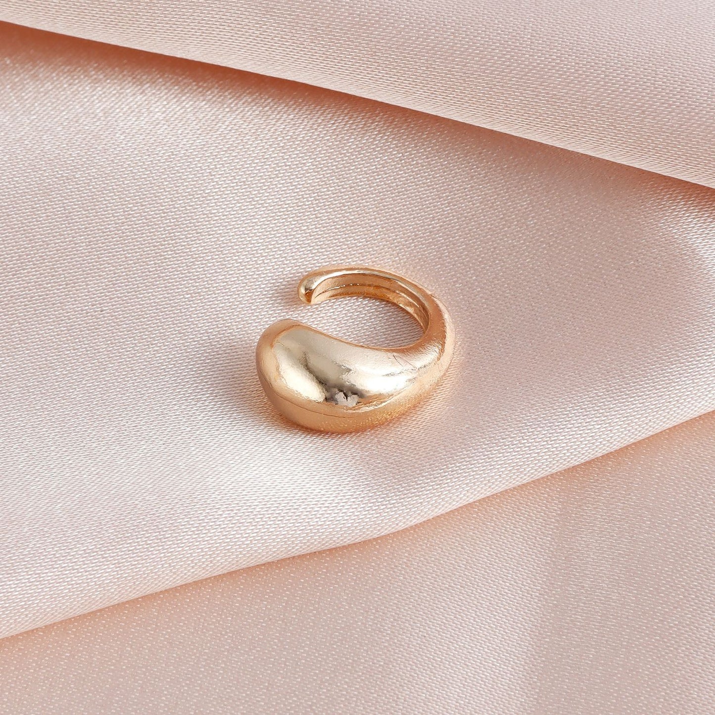 Punk Style Geometric C-Shaped Alloy Ear Cuff with Plating Finish for Women