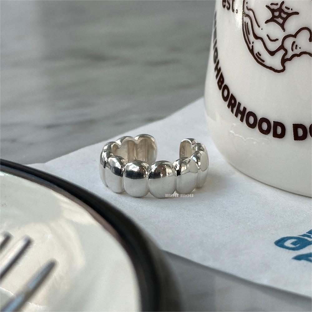 Minimalist Oval Silver Ring in S925 Sterling Silver with Geometric Design and Delicate Band