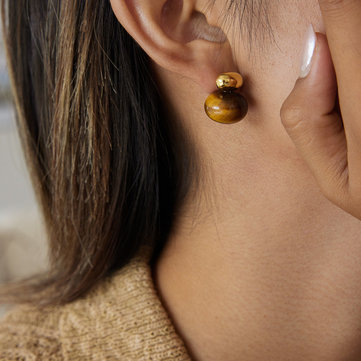 Pendientes de Tigre Geométricos de Acero de Titanio con Acabado Chapado para Mujer