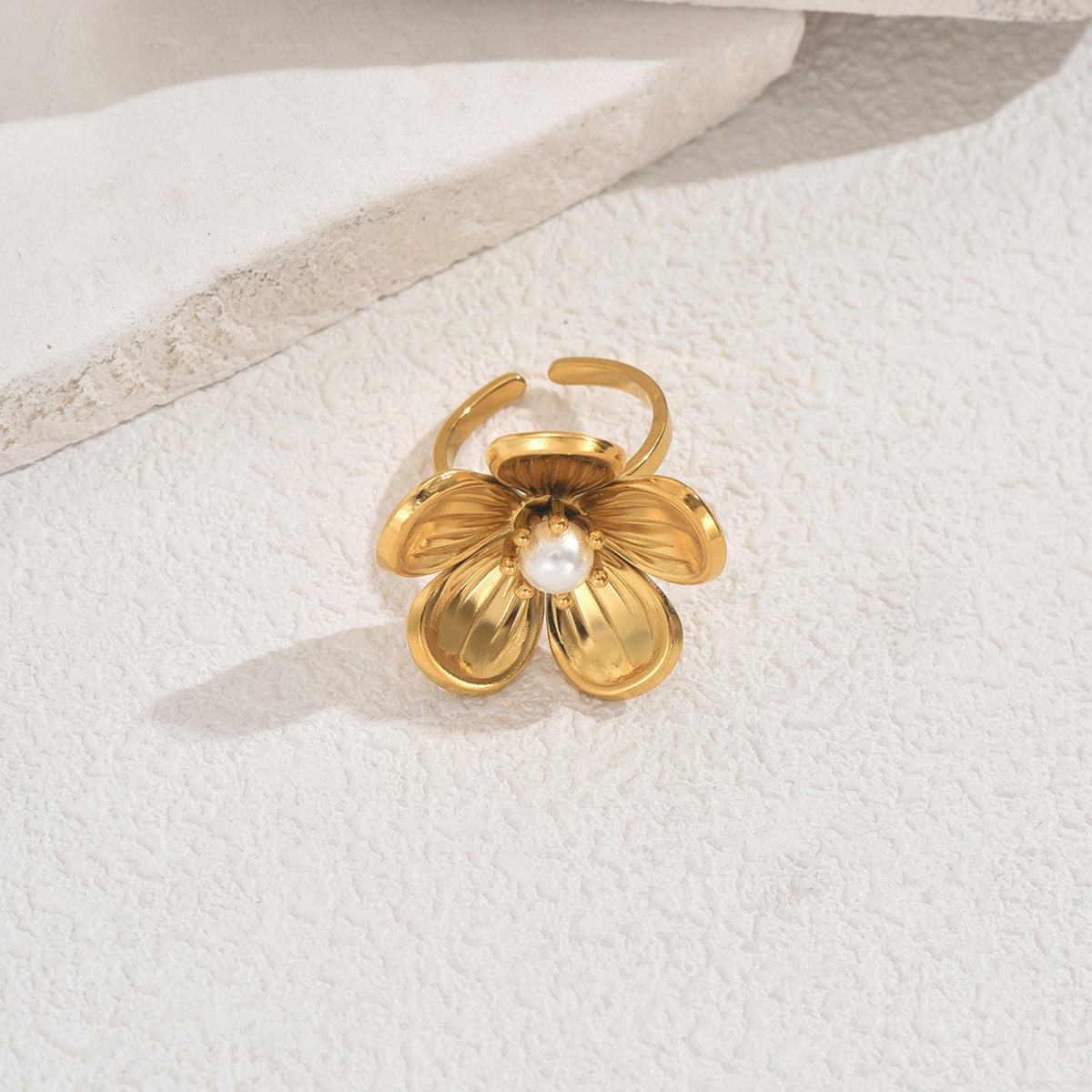 Anello aperto floreale alla moda per donna in rame con intarsio in perle, design geometrico e botanico, anello versatile per dito indice
