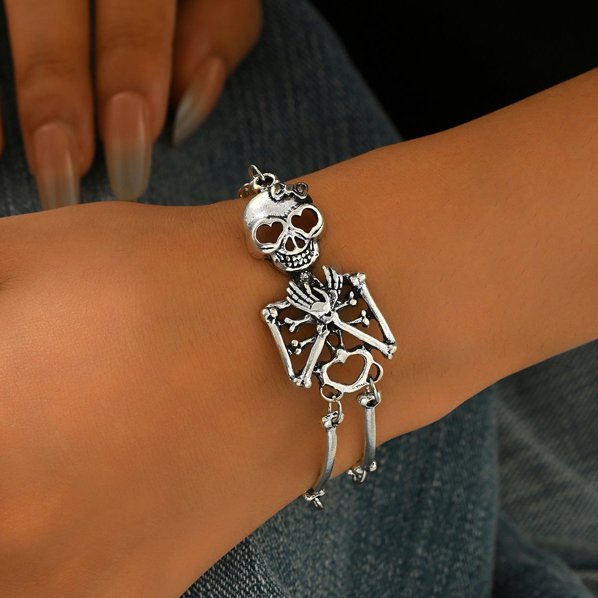 Pulsera de aleación de zinc chapada con diseño de calavera geométrica a la moda para mujer, accesorio de Halloween