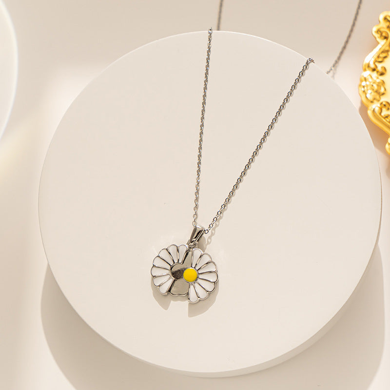 Minimalist Daisy Pendant Necklace for Women in Titanium Steel with Enamel Finish on O-Chain