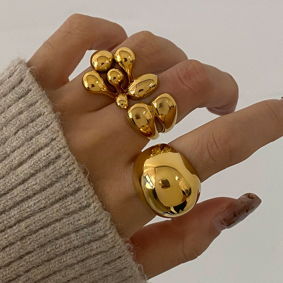 Anello Minimalista Geometrico in Acciaio Inox con Finitura Placcata per Donna, Fascia Regolabile alla Moda