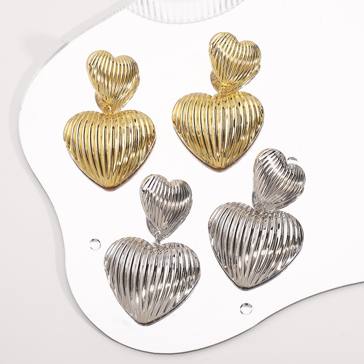 Pendientes de hierro con forma de corazón, diseño geométrico minimalista, estilo vintage retro, con acabado chapado