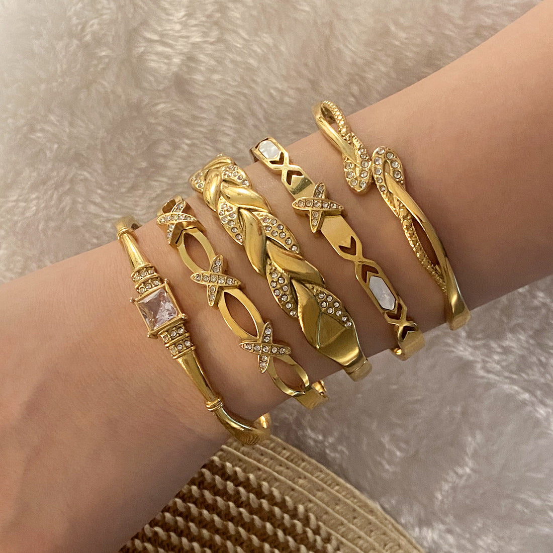 Bracciale minimalist in acciaio inossidabile con intarsio completo di strass per donna