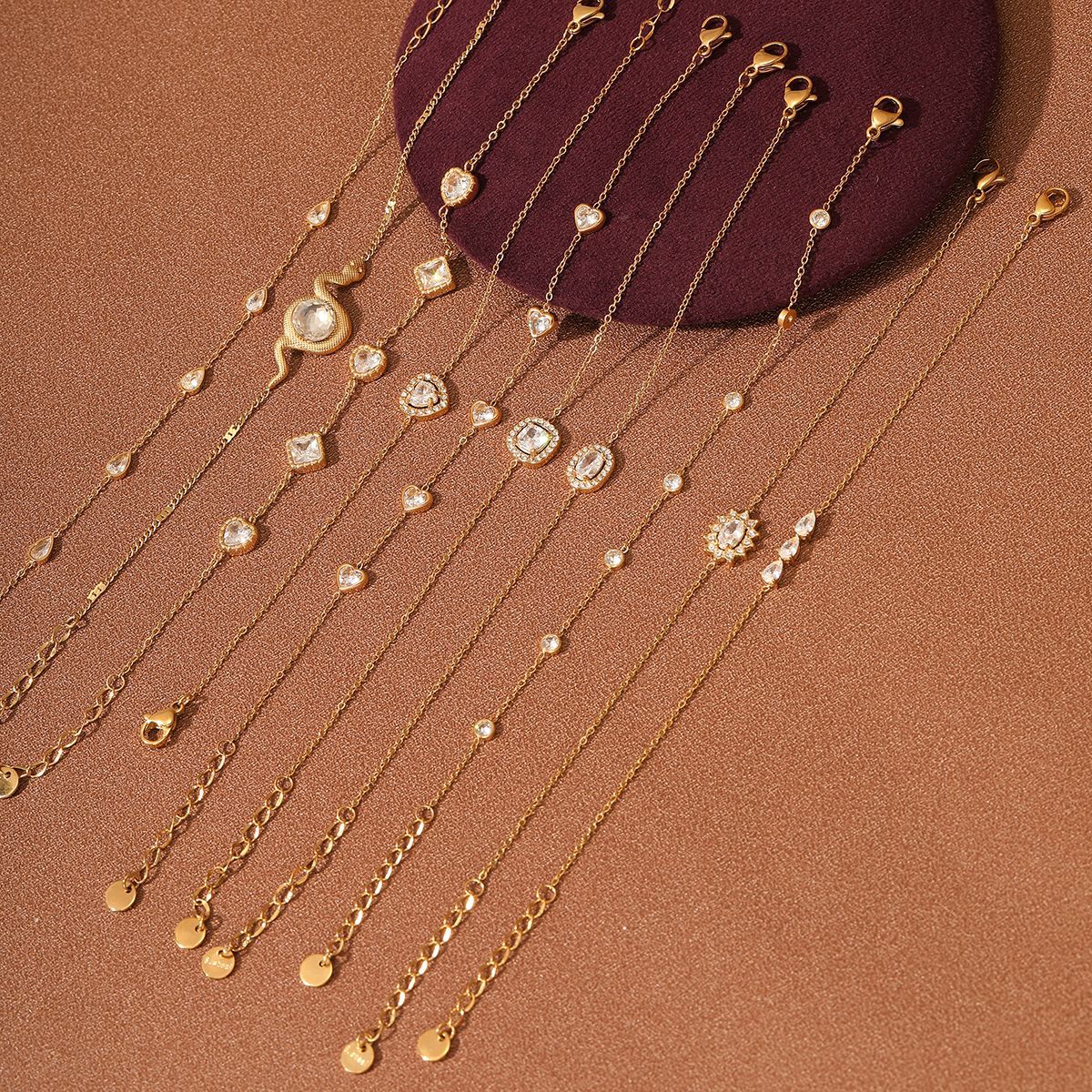 Pulsera minimalista de acero de titanio en forma de corazón para mujer con baño de oro de 18K e incrustaciones de diamantes de imitación, joyería hipoalergénica de acero inoxidable